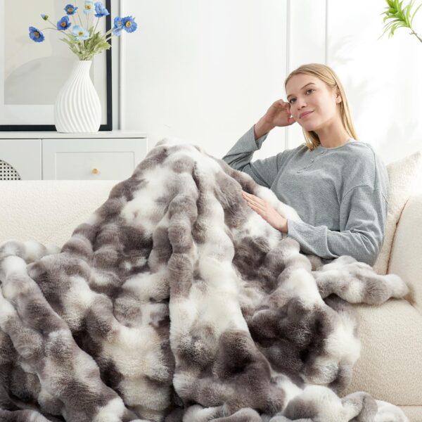 Luxury Faux Fur Throw Blanket